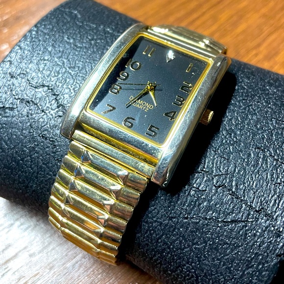 Vintage Men’s Diamond Quartz Watch - Picture 2 of 4
